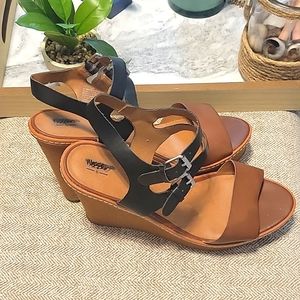 Black/Brown Wedge Sandal